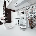 Апартаменты Charming Spanish Style Bungalow, Bbq,wf,terrace Mir09 *