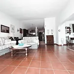 Апартаменты Charming Spanish Style Bungalow, Bbq,wf,terrace Mir09 *