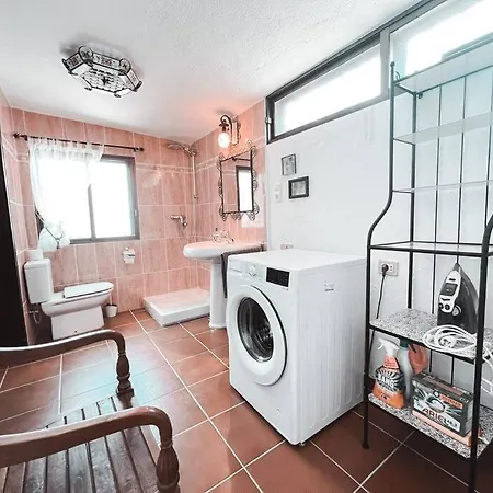 Charming Spanish Style Bungalow, Bbq,wf,terrace Mir09 Адехе